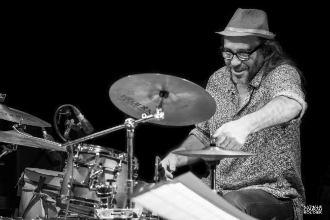 Portrait du batteur Minino Garay