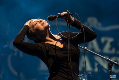 Portrait de Catherine Ringer en concert avec Plaza Francia aux Musicales de Noirmoutier