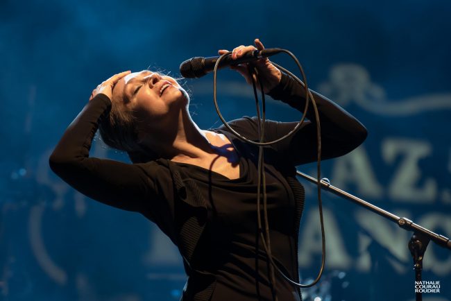 Portrait de Catherine Ringer en concert avec Plaza Francia aux Musicales de Noirmoutier