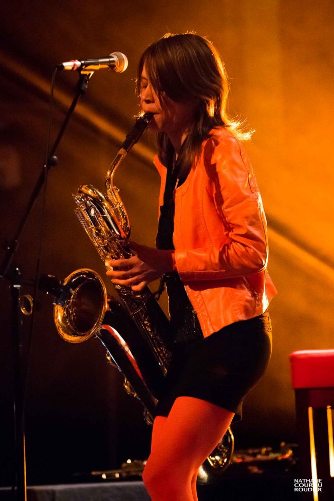 Portrait de Céline Bonacina au baryton en concert