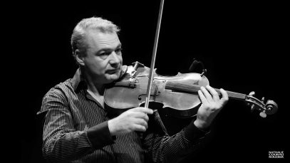 Portrait de l'altiste Frédéric Eymond en concert avec Double Celli