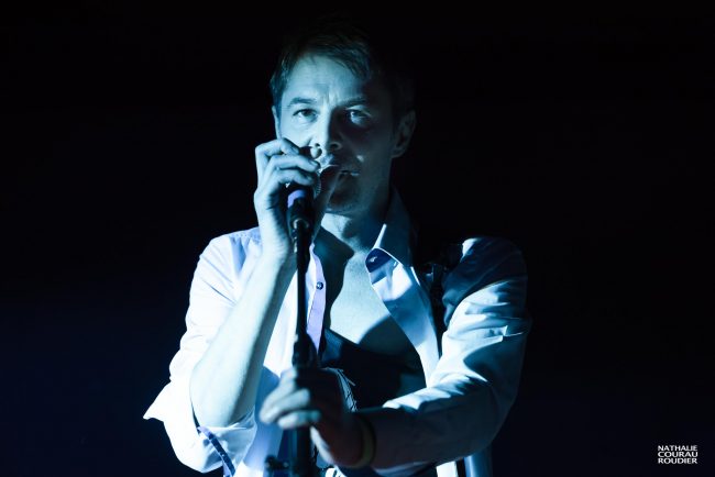 Portrait de Boris Jardel (Indochine) en concert