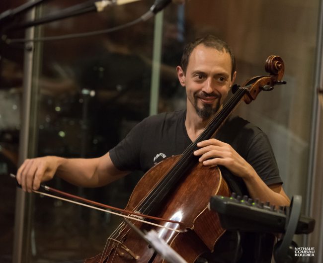 Portrait de Xavier Phillips en studio