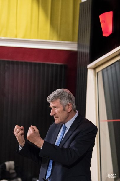 Philippe de Villiers, Choeur Vittoria, enregistrement de l'hymne du Puy du Fou