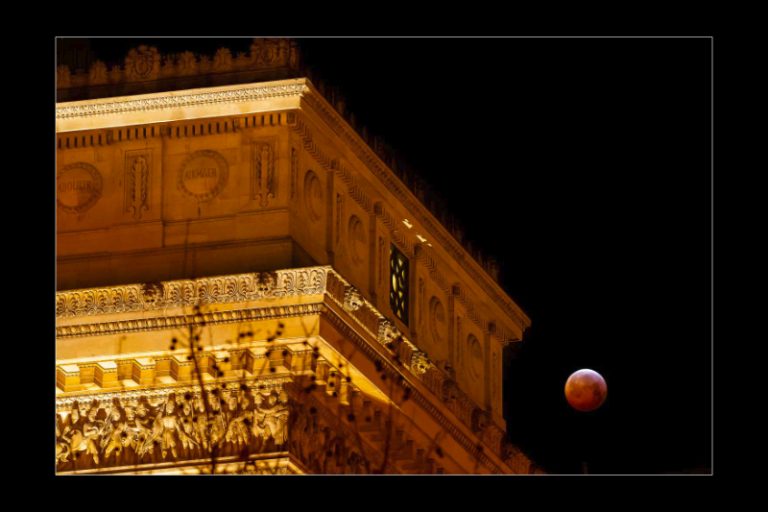 JE VOUS MONTRE MA LUNE !…