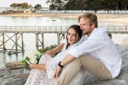 Mariage à Noirmoutier - Mariés devant la plage des Dames - - photographe Nathalie Courau-Roudier