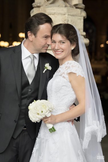 Sortie de la messe de mariage à Saint-Germain l'Auxerrois