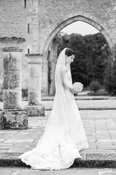 Portrait de mariée à l'Abbaye des Vaux de Cernay