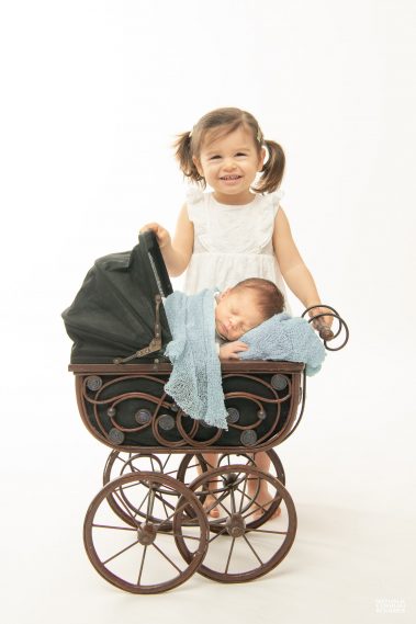 Photographe de naissance en studio Neuilly-sur-Seine