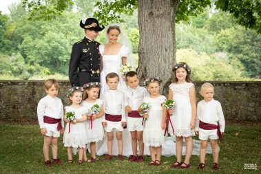 Photo des mariés avec leur enfants d'honneur - Photographe Nathalie Courau-Roudier