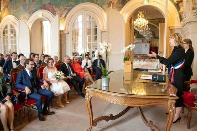 Mariage civil par Nathalie Etzenbach, adjointe au maire de Neuilly-sur-Seine